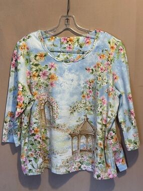 Floral Print Blue Garden Gazebo Women's Top
